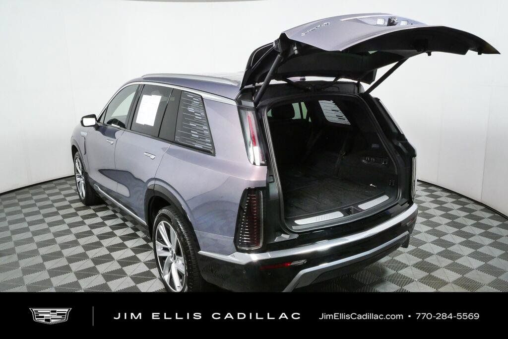 Certified 2026 Cadillac Vistiq Luxury w/ LPO, Floor Liner Package AWD/4WD image 29