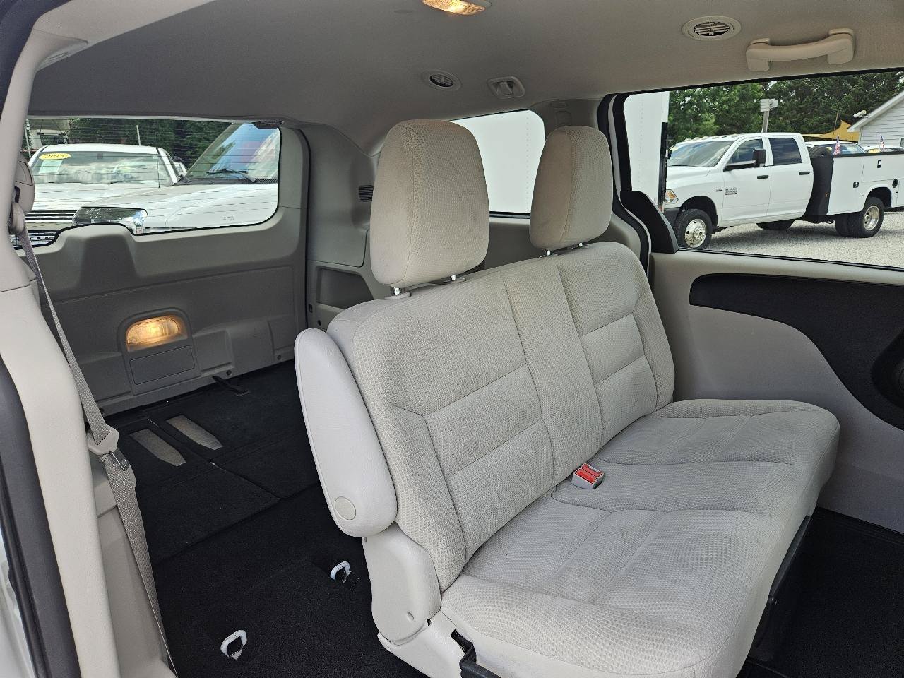 Used 2017 Dodge Grand Caravan SE FWD image 26