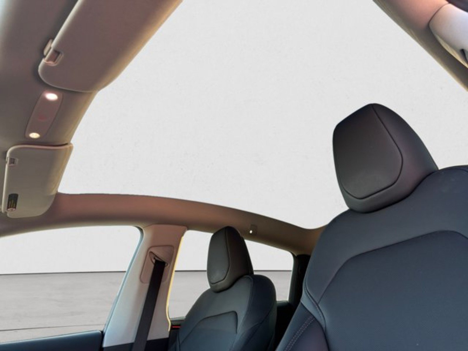 Used 2026 Tesla Model Y 2WD image 12