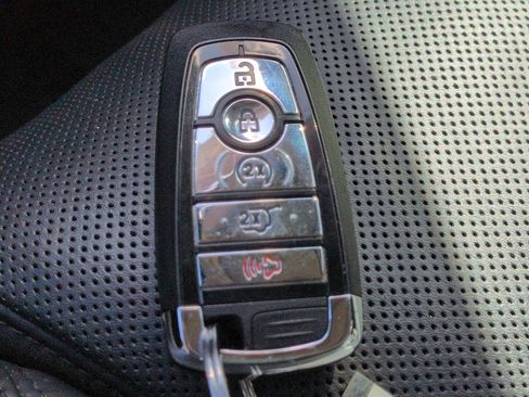 Used 2025 Lincoln Corsair Grand Touring w/ Equipment Group 302A image 30