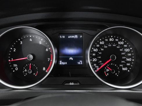 Used 2021 Volkswagen Tiguan SE FWD image 17