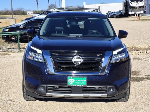 Used 2022 Nissan Pathfinder SL image 3
