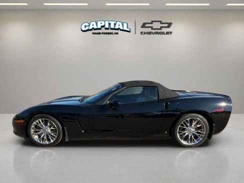 Used 2007 Chevrolet Corvette Convertible w/ Preferred Equipment Group image 2