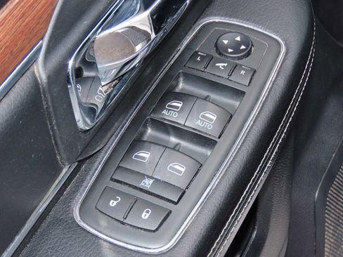 Used 2015 RAM 3500 Laramie w/ Convenience Group image 16