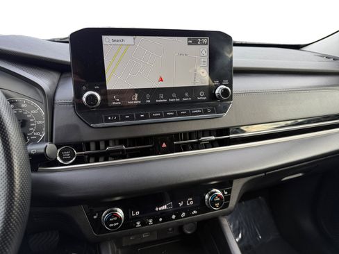 Used 2024 Mitsubishi Outlander SE image 12