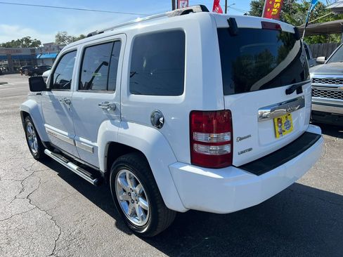 Used 2011 Jeep Liberty Limited w/ Tire & Wheel Group RWD image 7