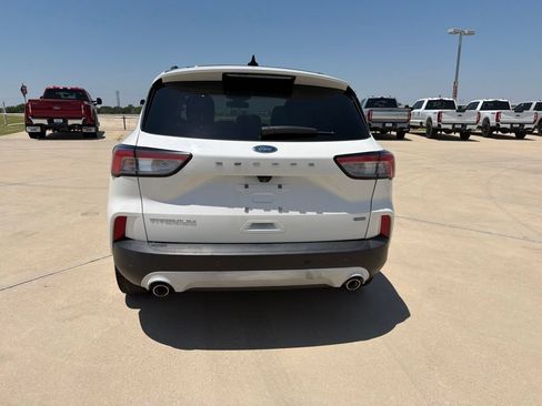 Used 2020 Ford Escape Titanium w/ Titanium Premium Package 2.0 FWD image 4