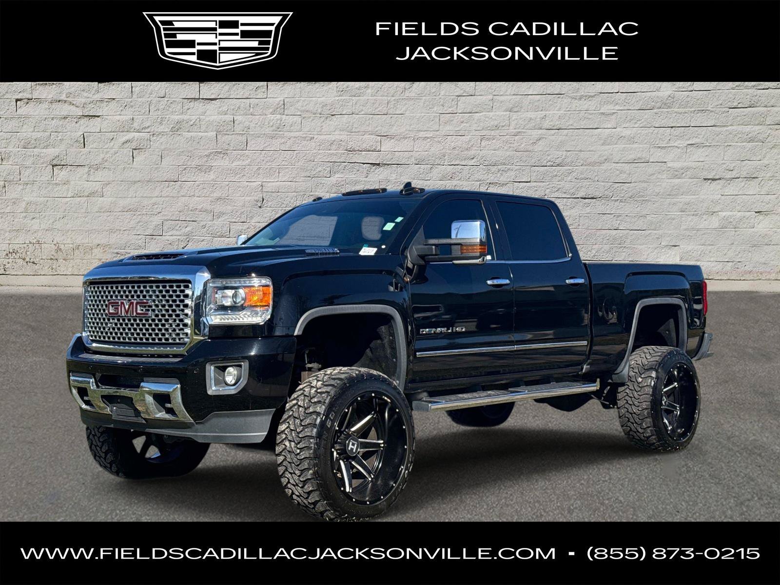 Used 2017 GMC Sierra 2500 Denali w/ Duramax Plus Package AWD/4WD image 1