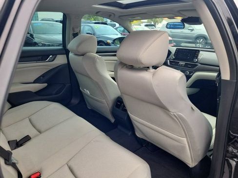 Used 2018 Honda Accord EX image 11
