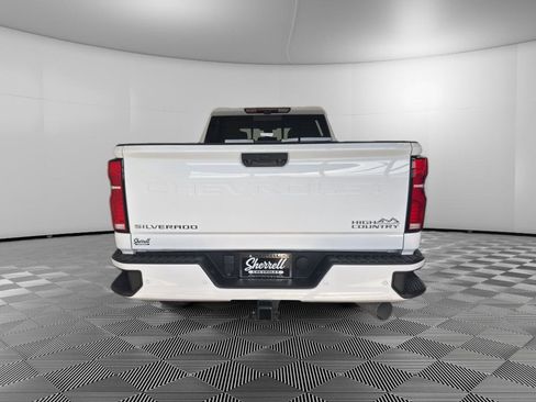 Used 2024 Chevrolet Silverado 2500 High Country w/ High Country Premium Package AWD/4WD image 6