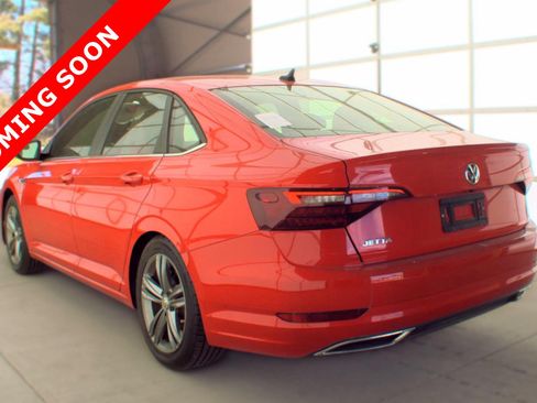 Used 2020 Volkswagen Jetta R-Line w/ R-Line Cold Weather Package FWD image 3