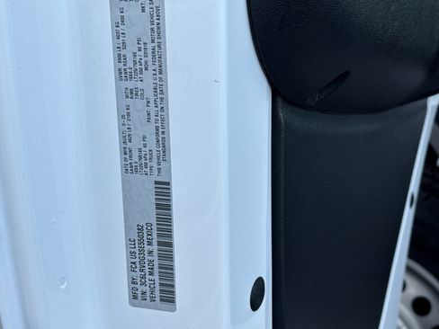 Used 2025 RAM ProMaster 2500 w/ Convenience Group image 28