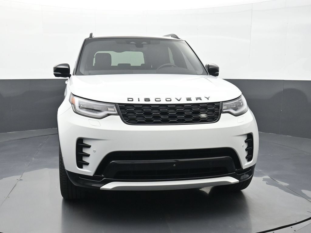 Used 2024 Land Rover Discovery Dynamic SE AWD/4WD image 23