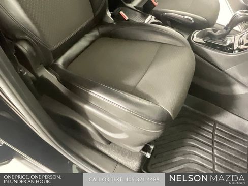 Used 2019 Buick Encore Sport Touring FWD image 27