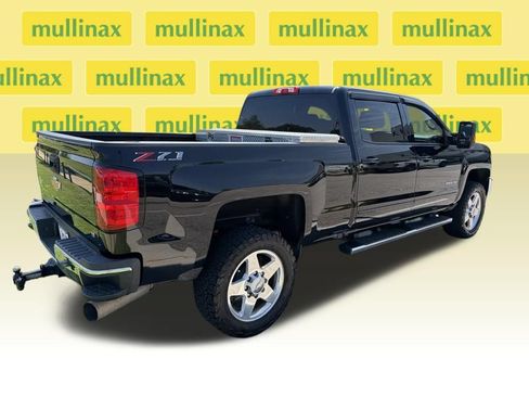 Used 2019 Chevrolet Silverado 2500 LT w/ LT Convenience Package AWD/4WD image 7