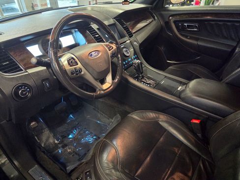 Used 2016 Ford Taurus Limited w/ Equipment Group 301A image 21