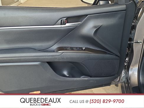 Used 2022 Toyota Camry XSE FWD image 9