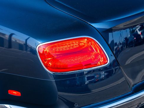 Used 2016 Bentley Continental GT image 27