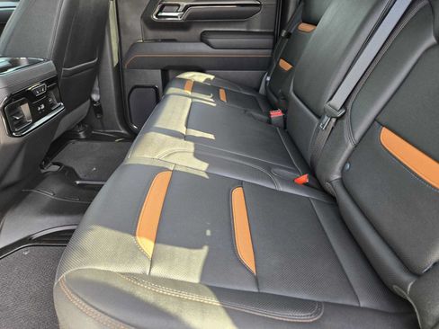Used 2025 GMC Sierra 1500 AT4 w/ AT4 Premium Package AWD/4WD image 29