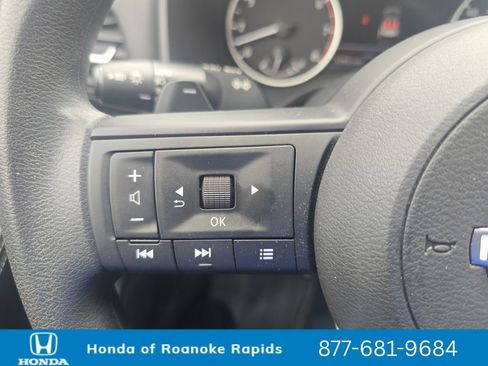 Used 2024 Nissan Rogue SV AWD/4WD image 25