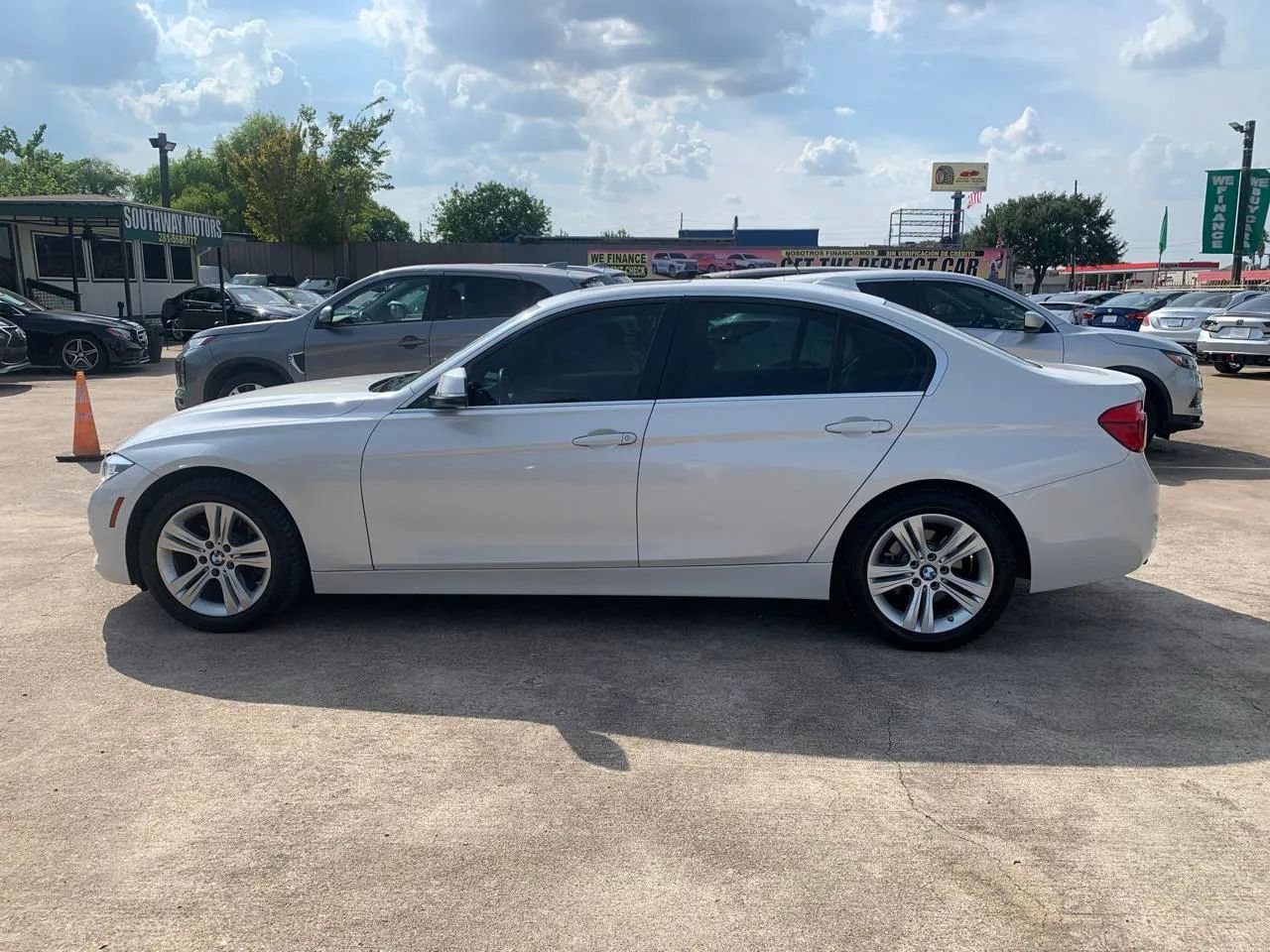 Used 2017 BMW 330i Sedan RWD image 9