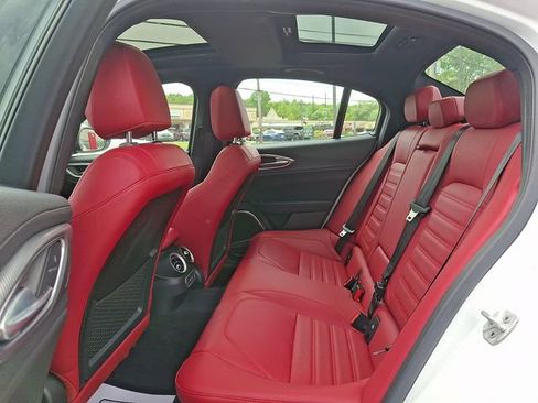 Used 2023 Alfa Romeo Giulia Veloce RWD image 10