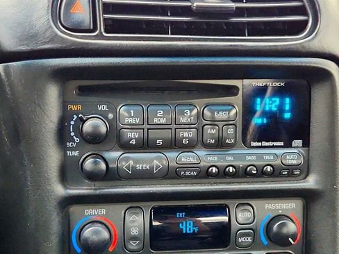 Used 2000 Chevrolet Corvette Convertible w/ Memory Pkg image 18