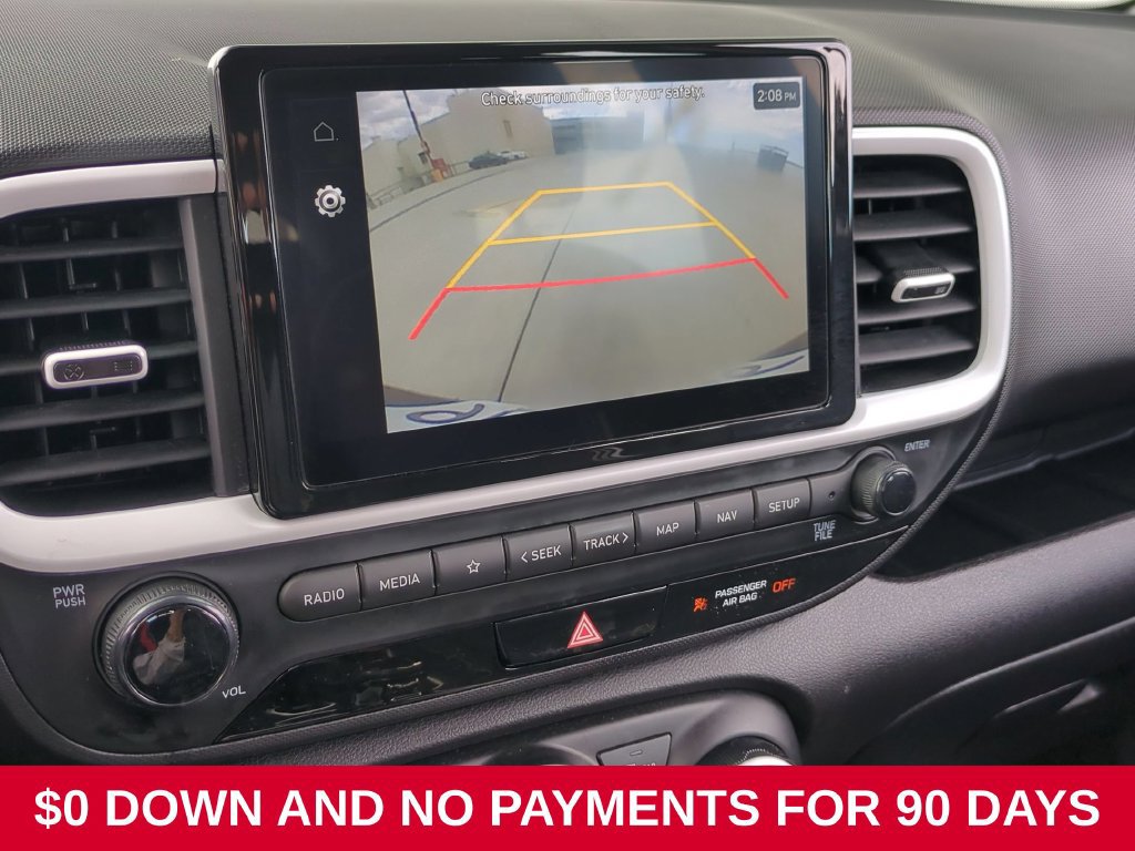 Used 2025 Hyundai Venue Limited FWD image 18
