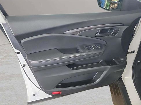 Used 2023 Honda Passport EX-L image 17