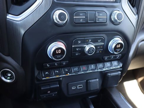 Used 2019 GMC Sierra 1500 Denali w/ Denali Ultimate Package image 11