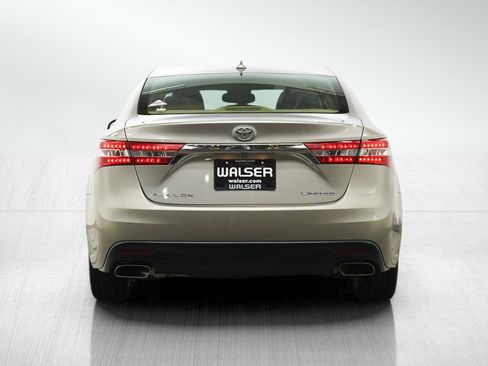 Used 2013 Toyota Avalon Limited FWD image 4