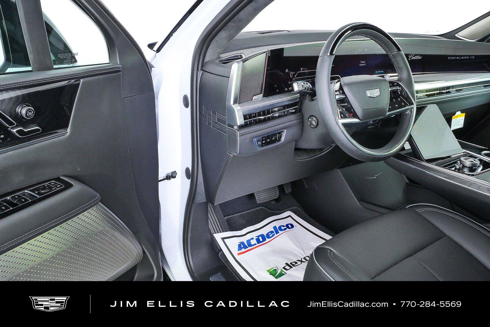 New 2026 Cadillac Escalade IQ Sport 2 w/ LPO, ONYX Package AWD/4WD image 8
