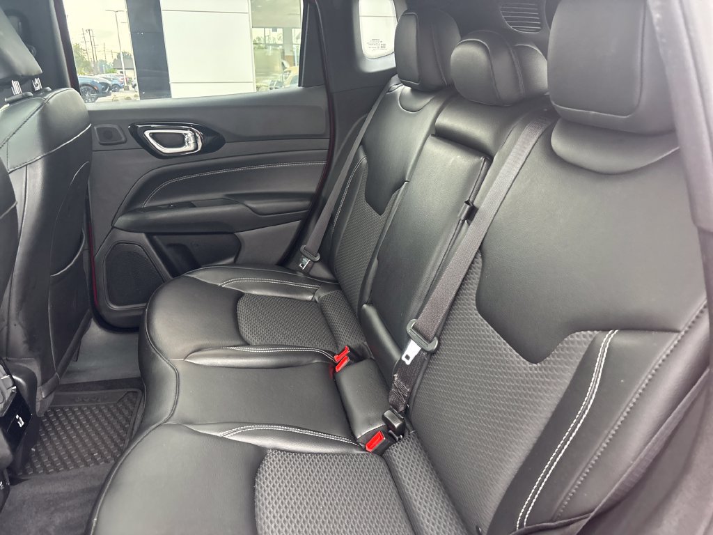 Used 2023 Jeep Compass Latitude w/ Sun and Sound Group AWD/4WD image 32