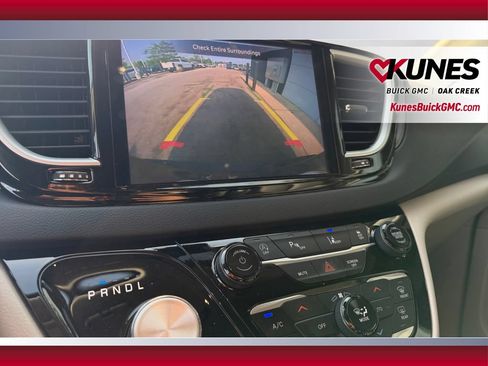 Used 2023 Chrysler Pacifica Touring-L FWD image 26