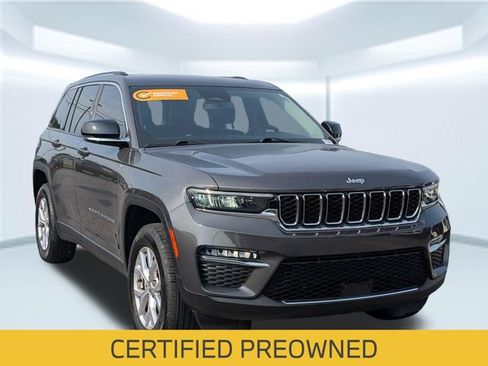 Certified 2022 Jeep Grand Cherokee Limited w/ Trailer Tow Prep Group (B) RWD image 8