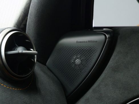 Used 2022 McLaren 720S Performance RWD image 34