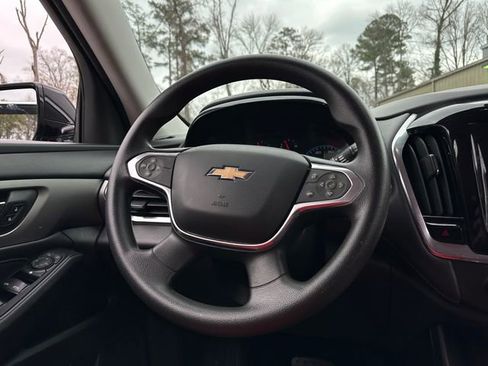 Used 2018 Chevrolet Traverse LS image 19