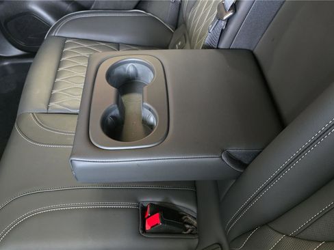 Used 2023 Buick Envision Avenir image 16