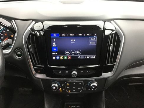 Used 2022 Chevrolet Traverse LT image 14