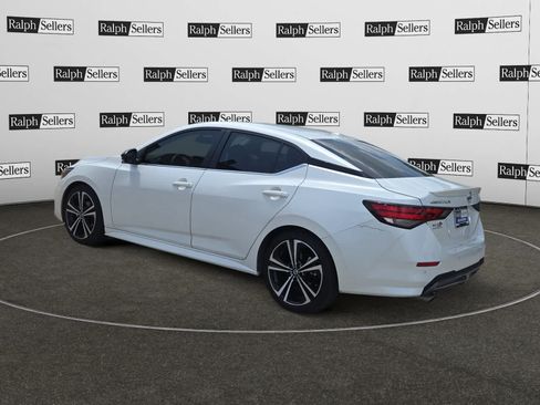 Used 2021 Nissan Sentra SR w/ SR Premium Package FWD image 4