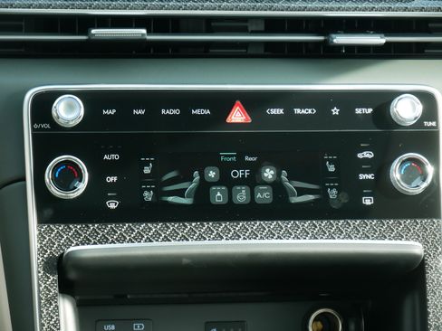 New 2025 Genesis GV80 3.5T e-SC image 7