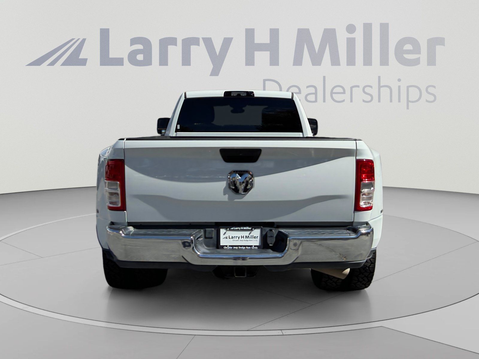 Used 2023 RAM 3500 Big Horn w/ Level 1 Equipment Group AWD/4WD image 4