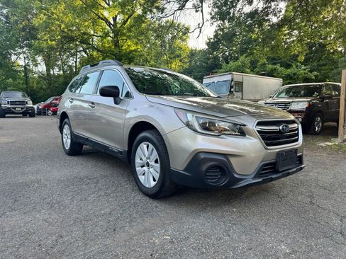 Used 2019 Subaru Outback 2.5i AWD/4WD image 3