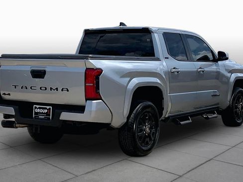 Used 2025 Toyota Tacoma SR5 AWD/4WD image 13