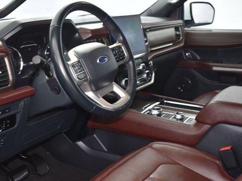 Certified 2024 Ford Expedition Limited image 8