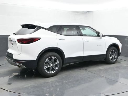 Used 2025 Chevrolet Blazer LT image 11