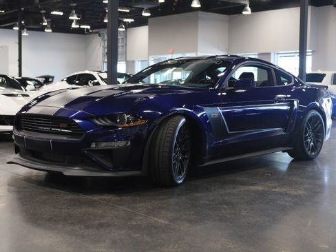 Used 2019 Ford Mustang GT Premium w/ GT Performance Package RWD image 3