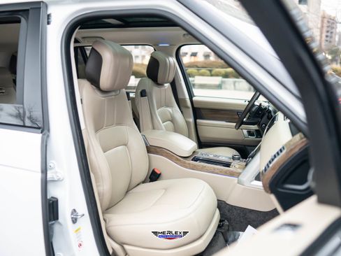 Used 2020 Land Rover Range Rover Long Wheelbase HSE image 17