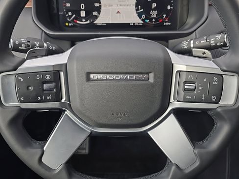 Certified 2025 Land Rover Discovery Dynamic SE image 14