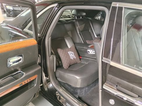 Used 2010 Rolls-Royce Ghost RWD image 29
